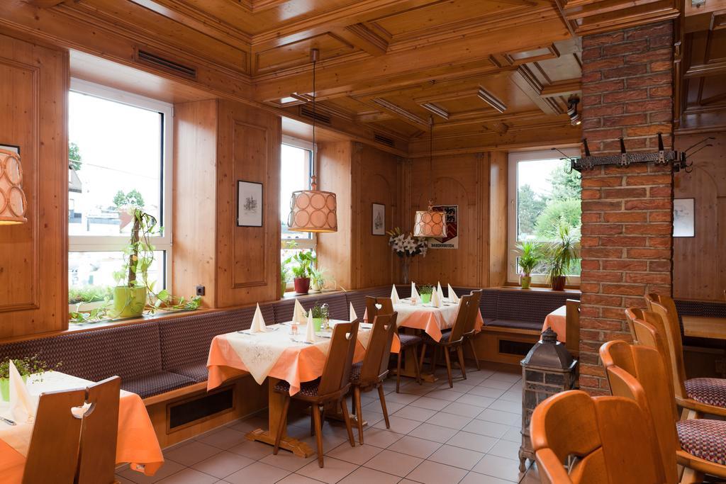 Hotel Deutscher Hof บาเบนเฮาเซน ภายนอก รูปภาพ