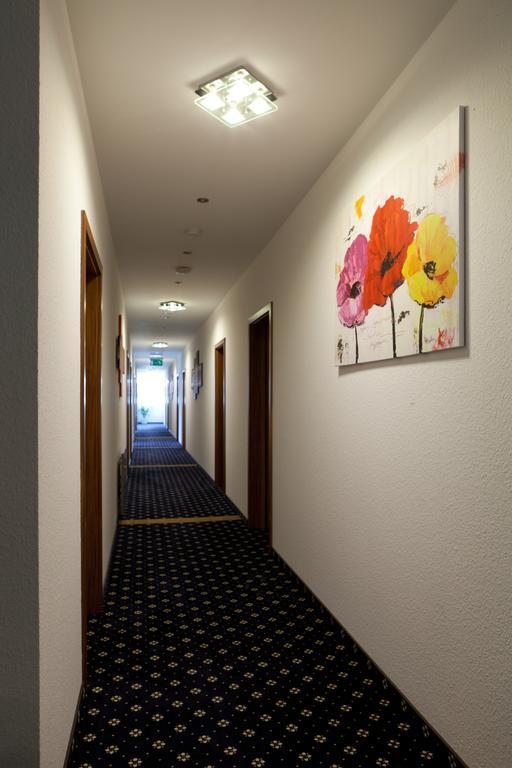 Hotel Deutscher Hof บาเบนเฮาเซน ภายนอก รูปภาพ