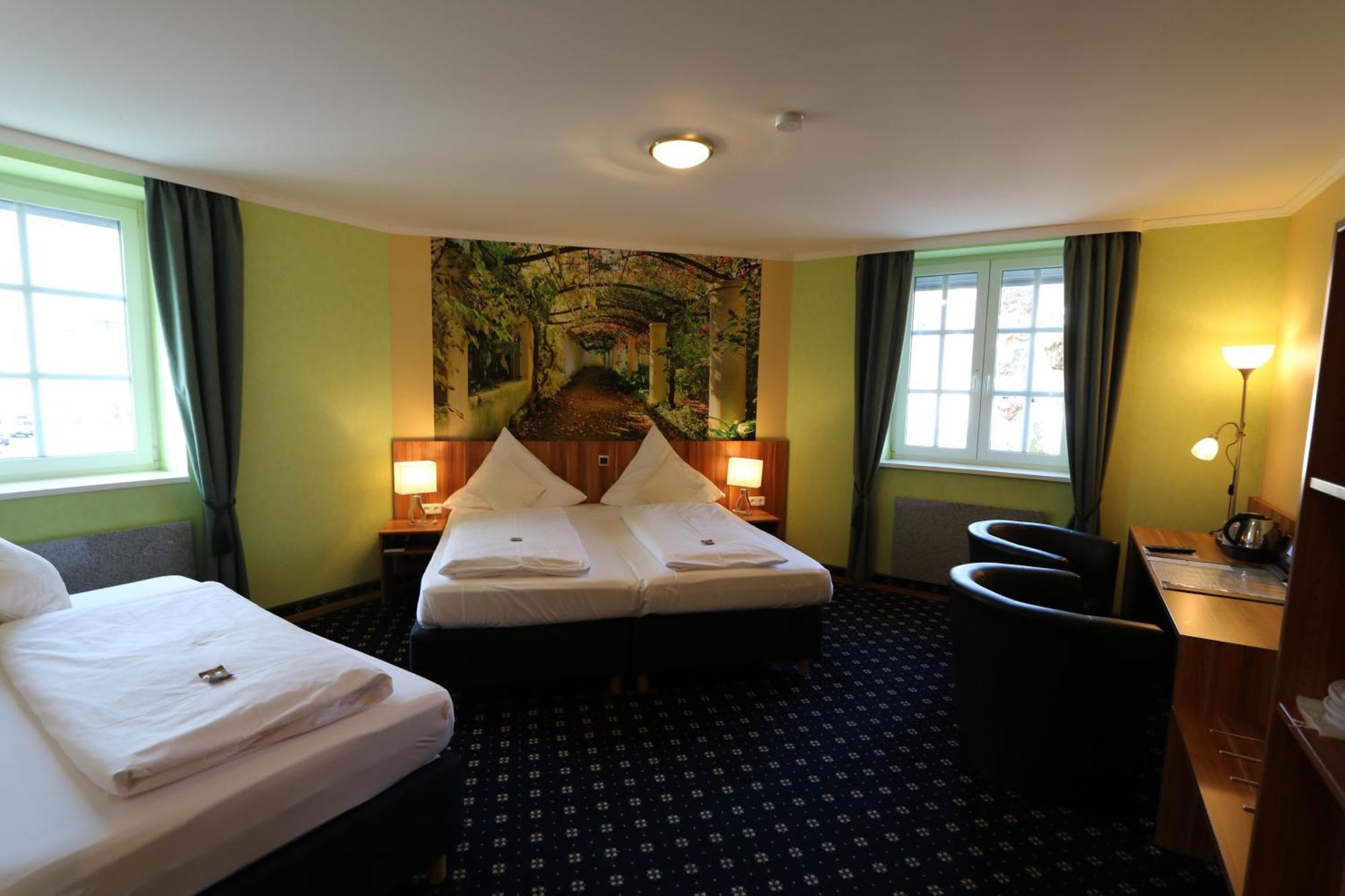 Hotel Deutscher Hof บาเบนเฮาเซน ภายนอก รูปภาพ