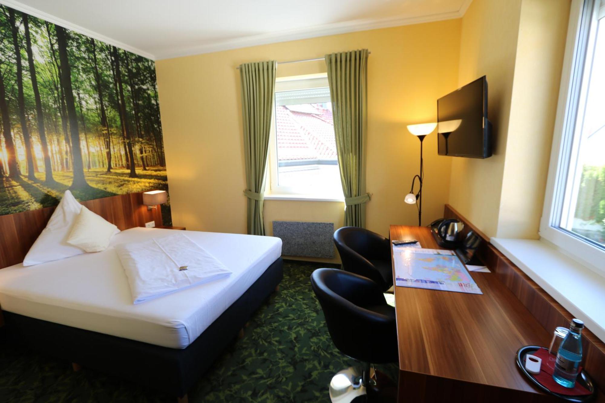 Hotel Deutscher Hof บาเบนเฮาเซน ภายนอก รูปภาพ
