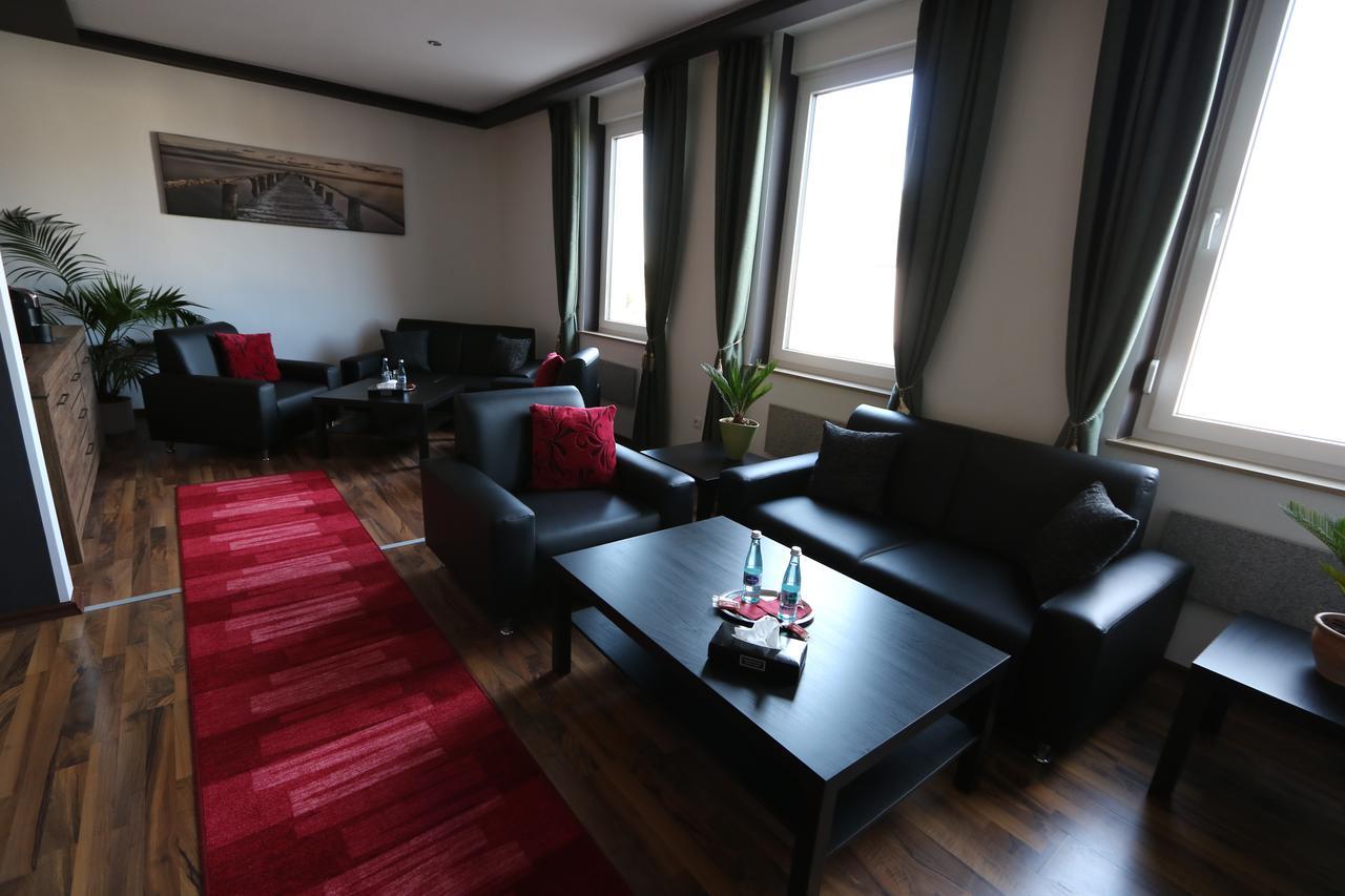 Hotel Deutscher Hof บาเบนเฮาเซน ภายนอก รูปภาพ