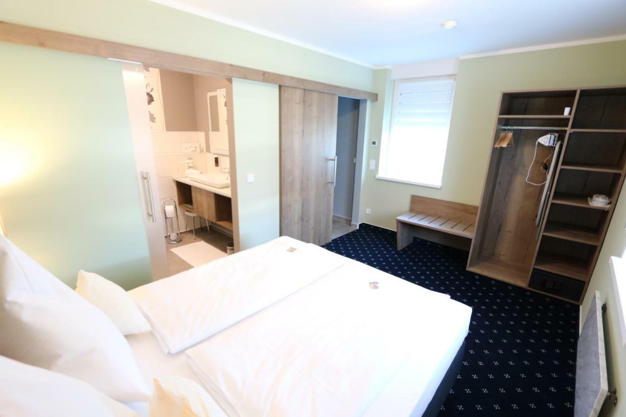 Hotel Deutscher Hof บาเบนเฮาเซน ภายนอก รูปภาพ